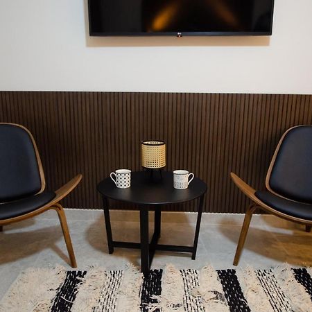 Leone Suites Нафпактос Экстерьер фото