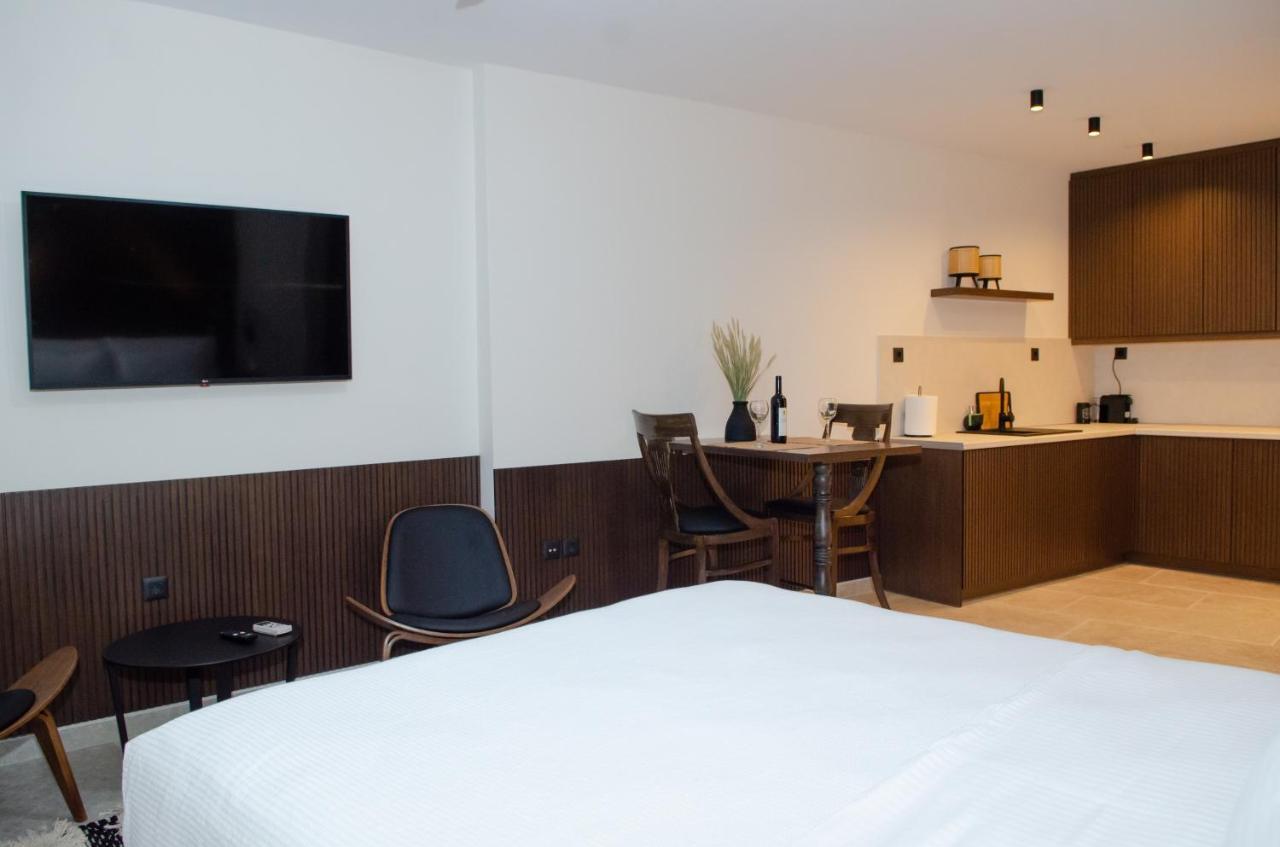 Leone Suites Нафпактос Экстерьер фото